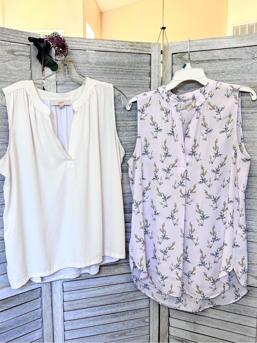 LOT OF 2 LOFT SZM Sleeveless Split VNeck Blouses Light Pink Blush Floral & White
